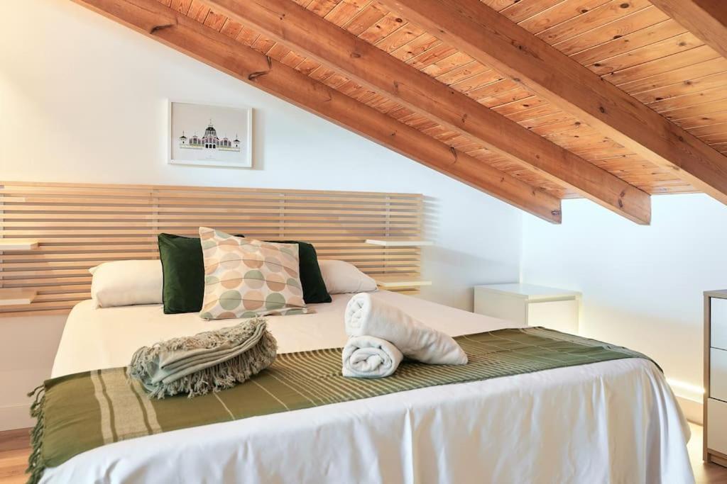 Apartamento Sunny Cozy Penthouse With A Terrace At Plaza Del Carmen Valencia Exterior foto