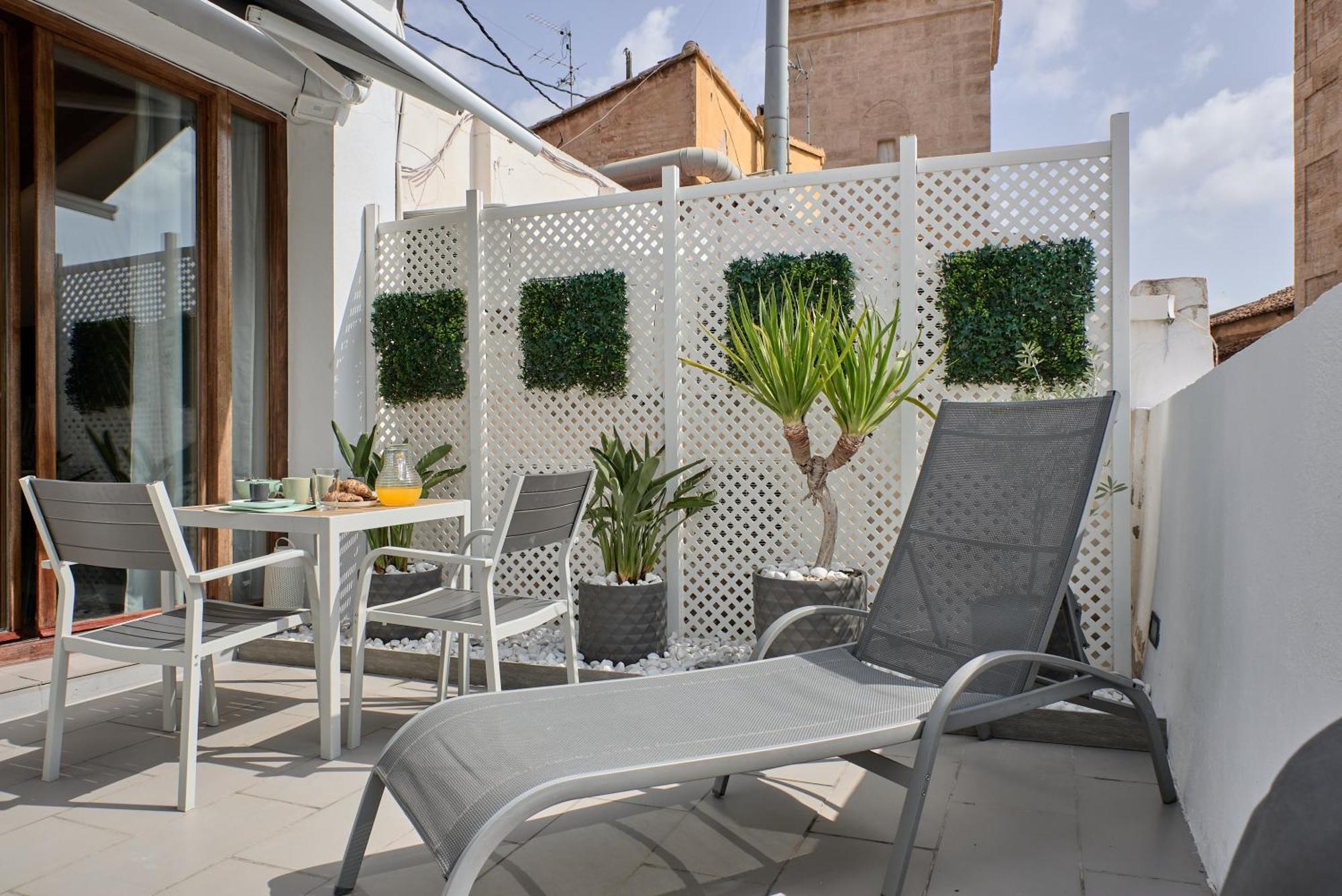 Apartamento Sunny Cozy Penthouse With A Terrace At Plaza Del Carmen Valencia Exterior foto