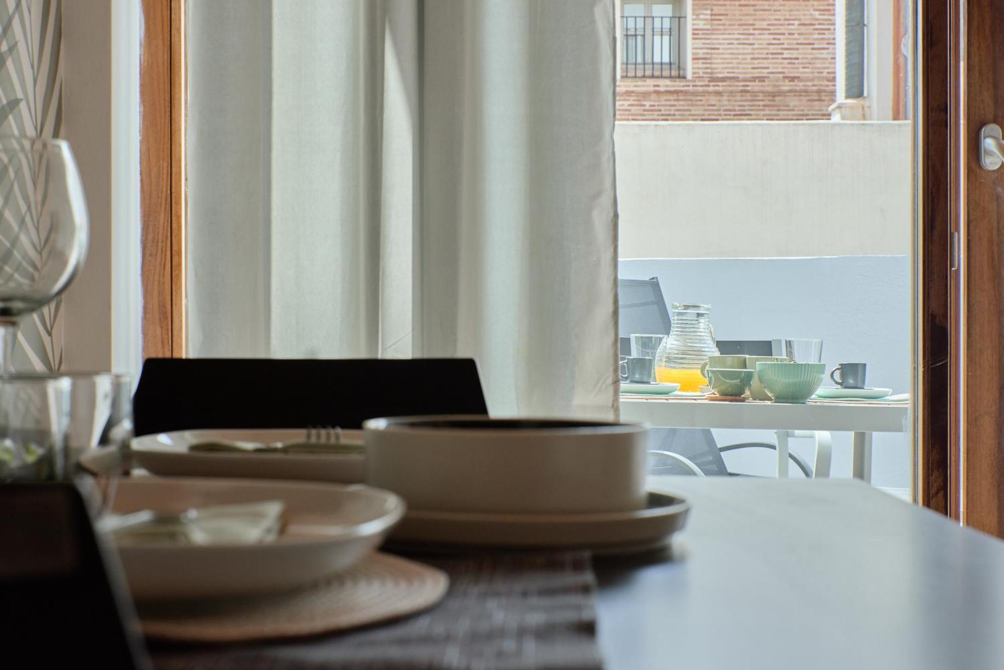Apartamento Sunny Cozy Penthouse With A Terrace At Plaza Del Carmen Valencia Exterior foto