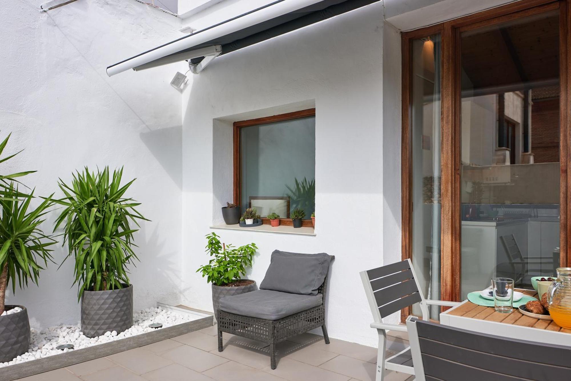Apartamento Sunny Cozy Penthouse With A Terrace At Plaza Del Carmen Valencia Exterior foto