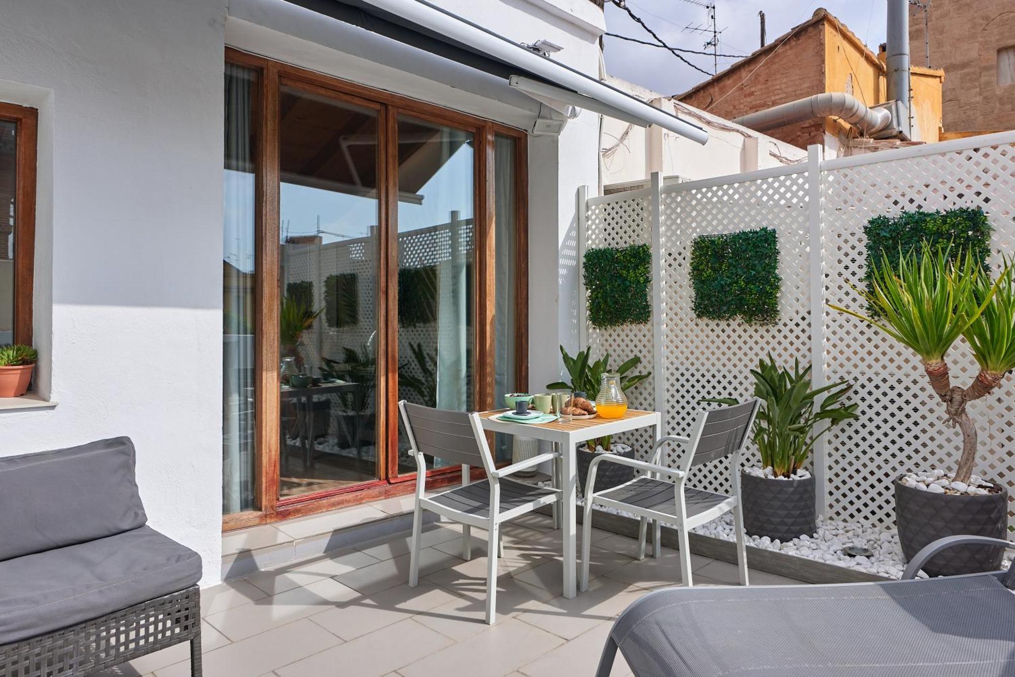 Apartamento Sunny Cozy Penthouse With A Terrace At Plaza Del Carmen Valencia Exterior foto